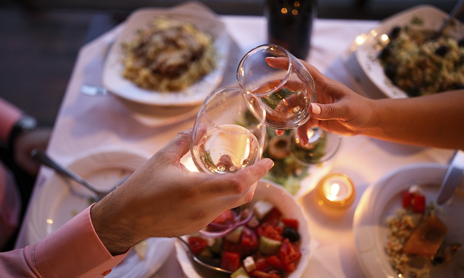 Dim Lighting & Soothing Music