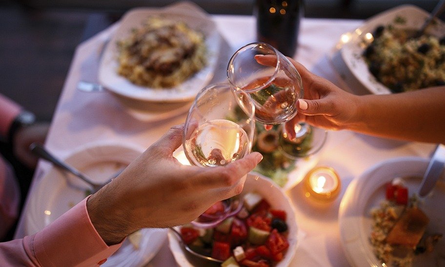 Dim Lighting & Soothing Music