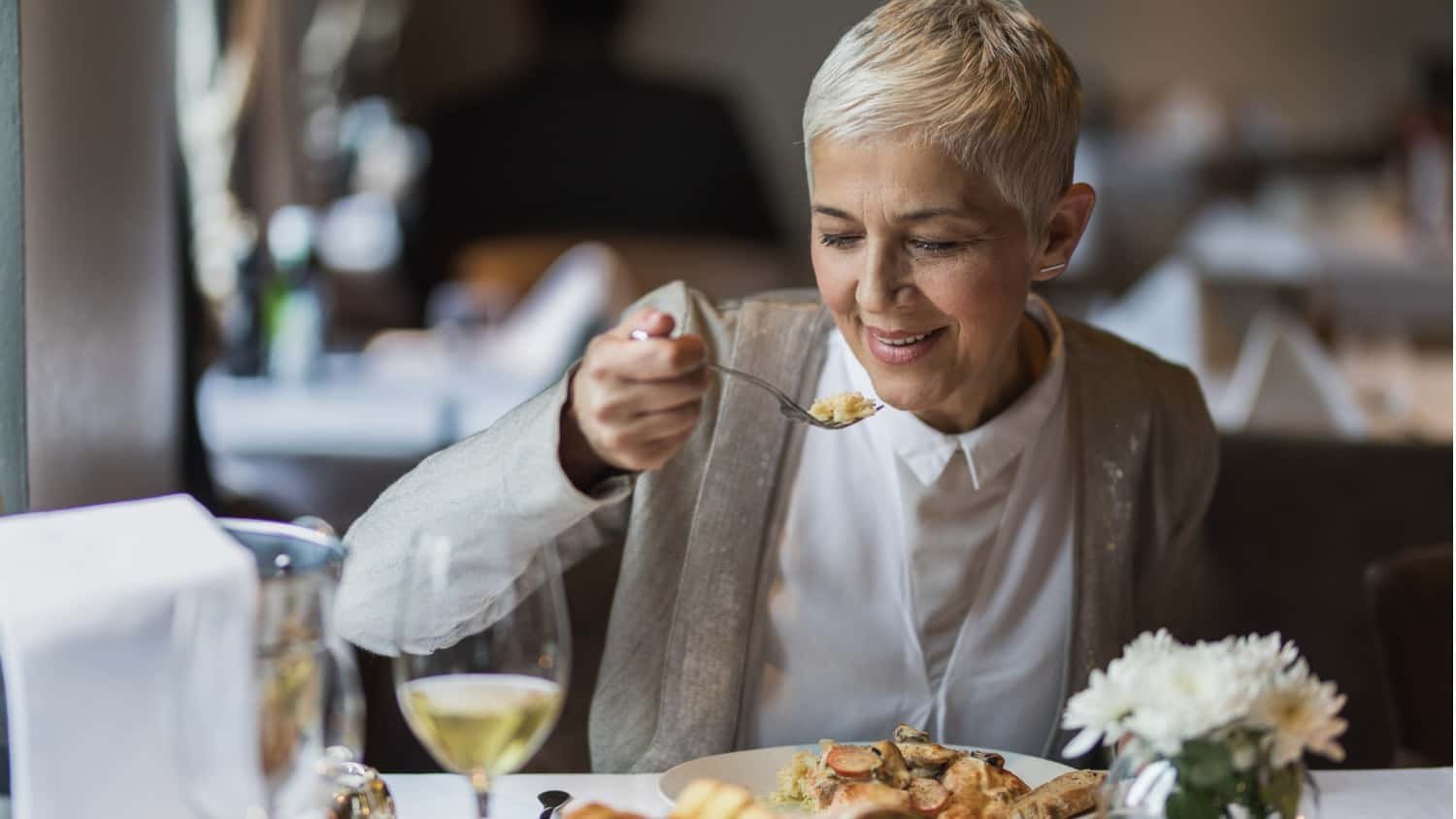 Dark lightning helps you relax & enjoy meal