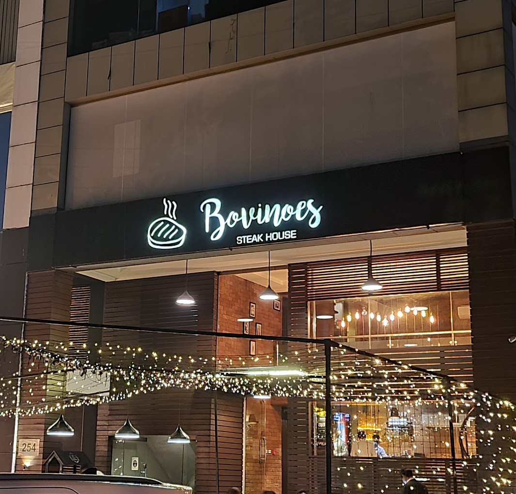 Bovinoes Steak House