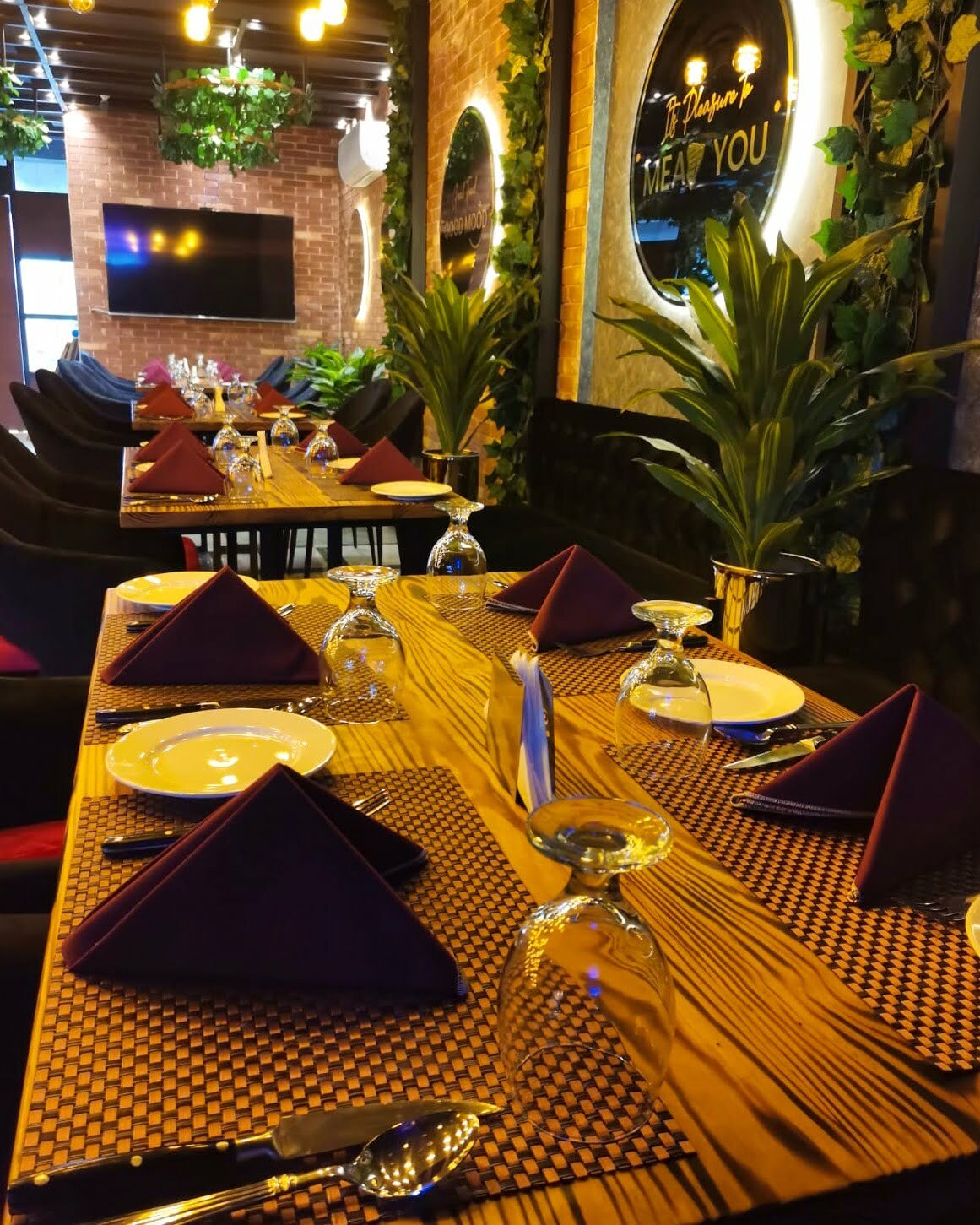 El Momento restaurant magnificent ambience