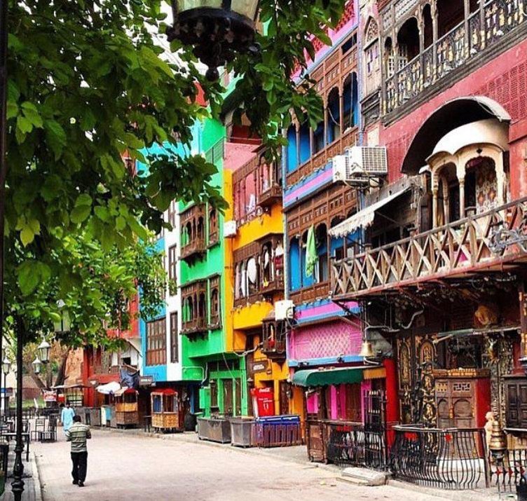 The Walled Street, Lahore