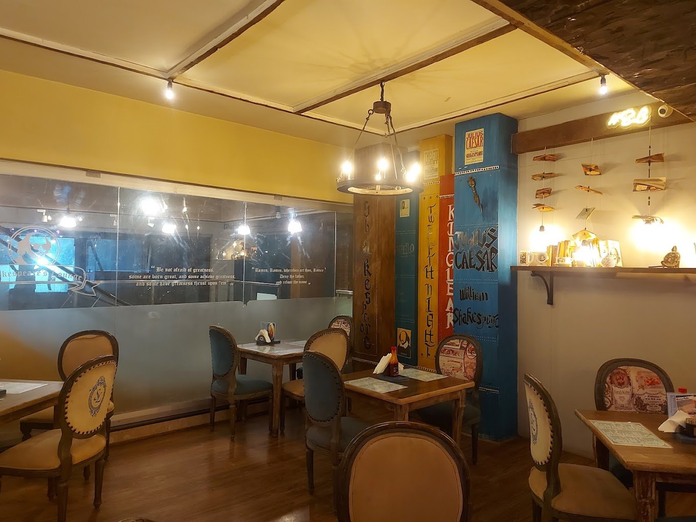 Shakespeare’s Lounge